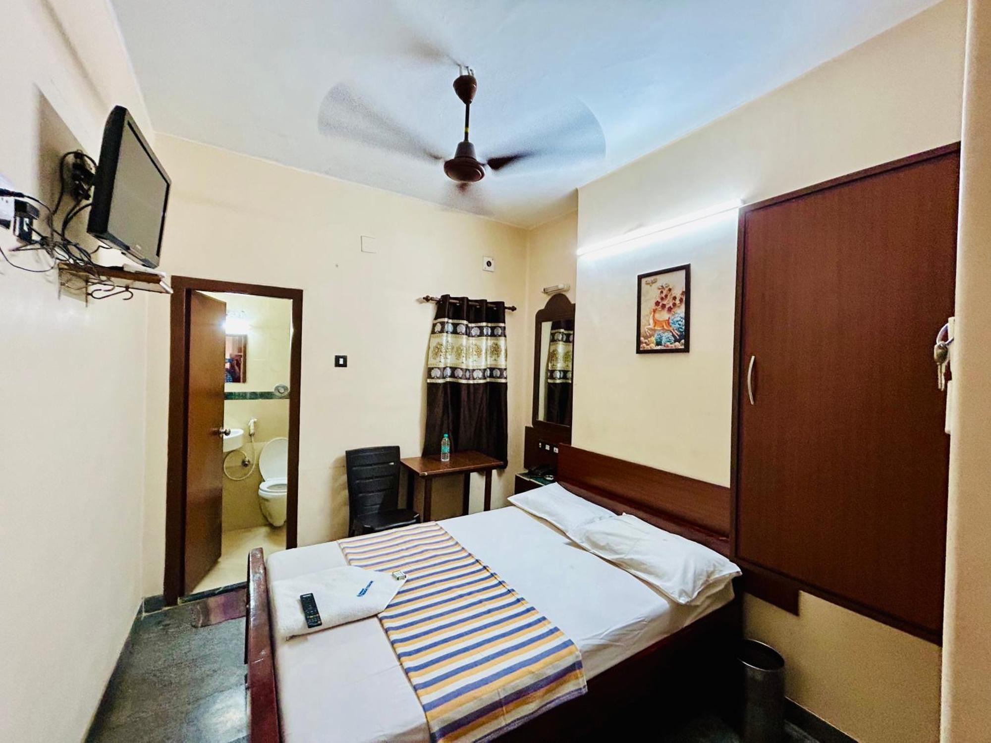 Hotel Jothi Коимбатур Экстерьер фото