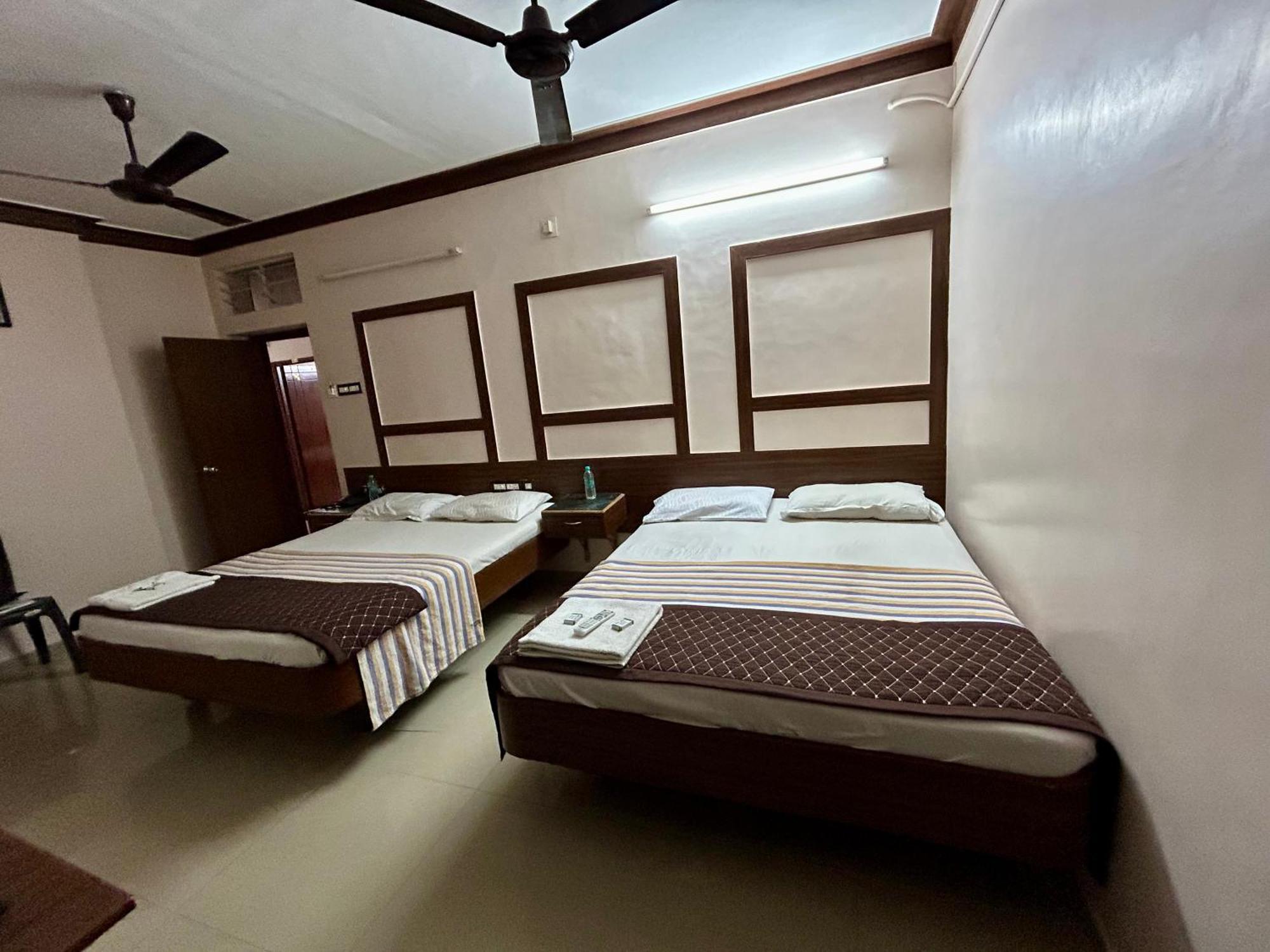 Hotel Jothi Коимбатур Экстерьер фото