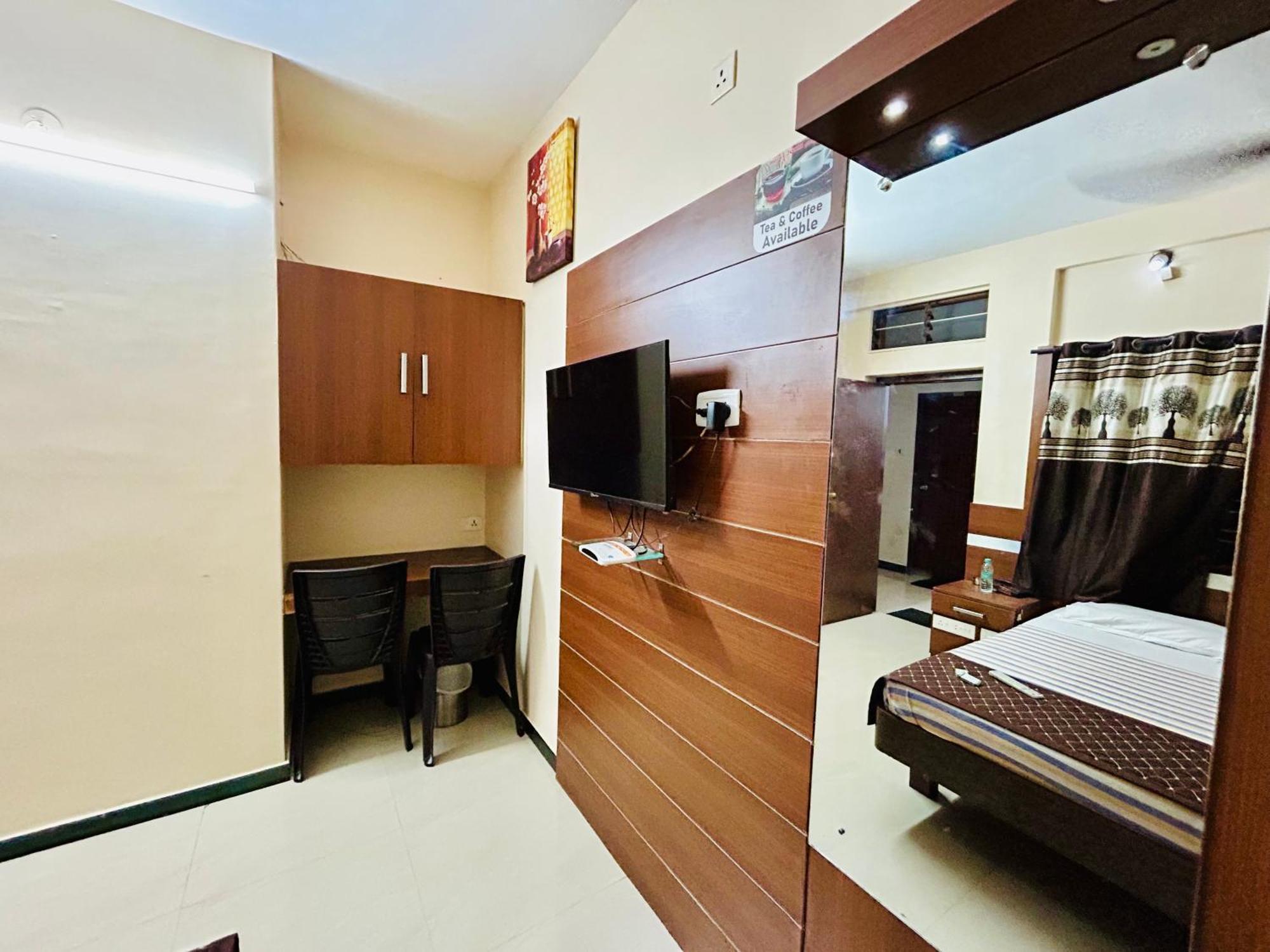 Hotel Jothi Коимбатур Экстерьер фото
