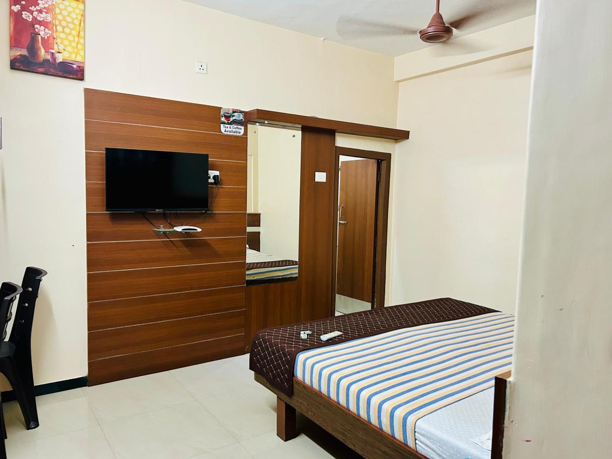 Hotel Jothi Коимбатур Экстерьер фото