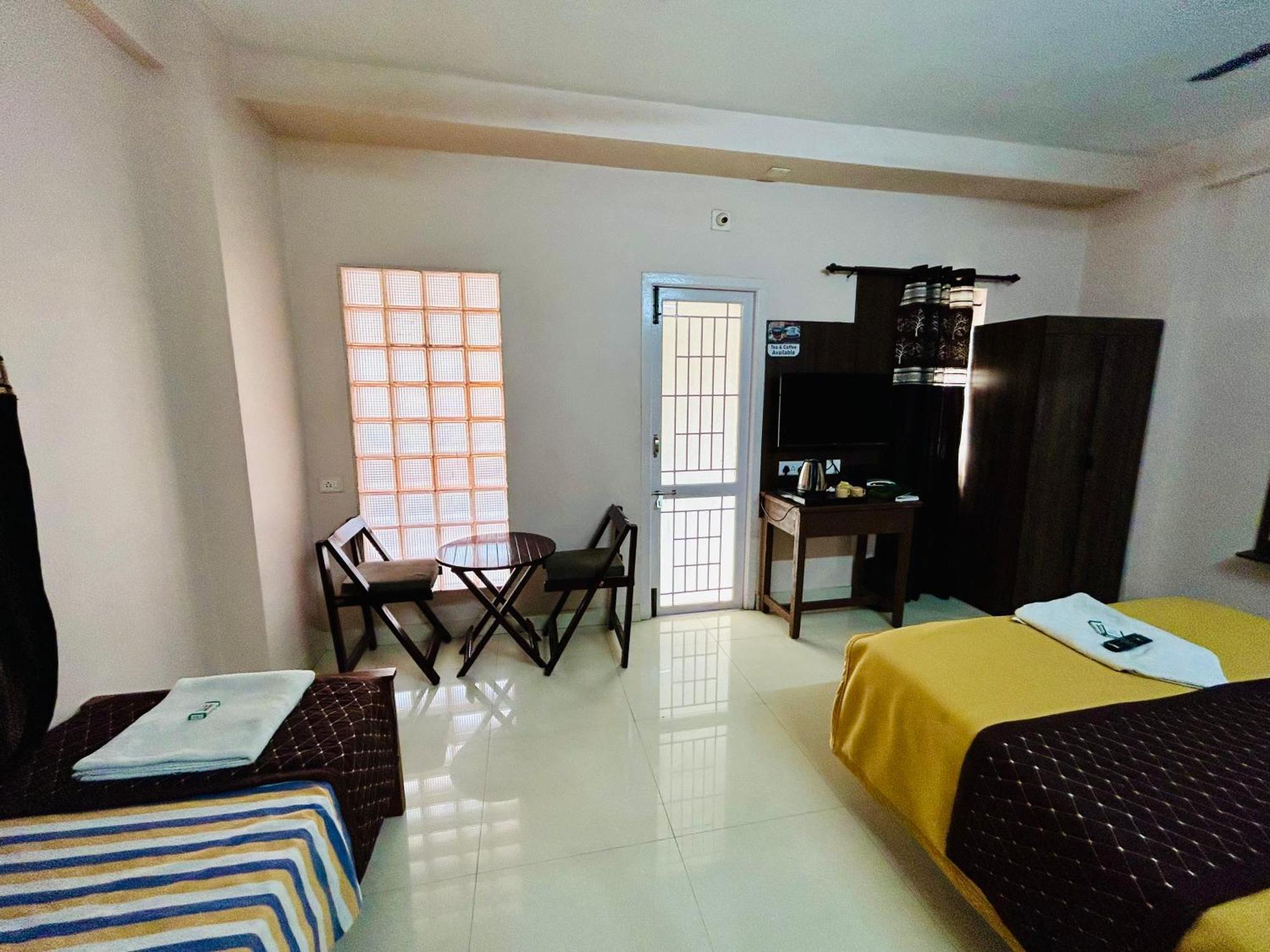 Hotel Jothi Коимбатур Экстерьер фото