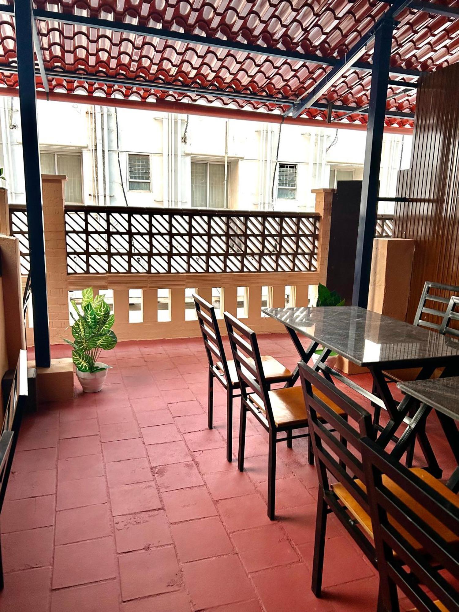 Hotel Jothi Коимбатур Экстерьер фото